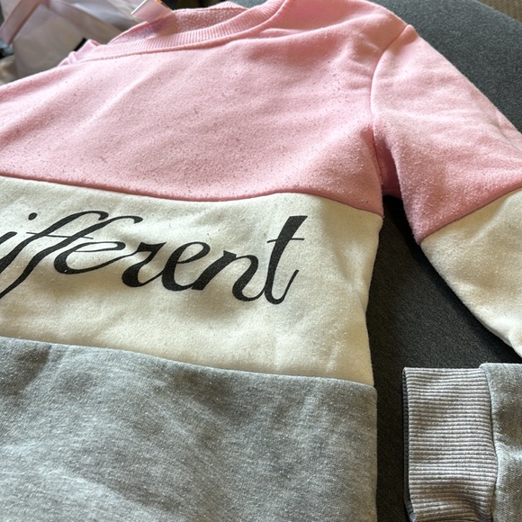 CREWNECK PINK GREY SWEATER - Picture 3 of 3